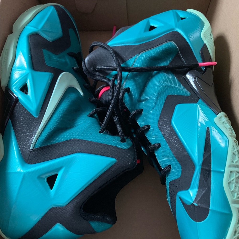 Lebron James XI Girls